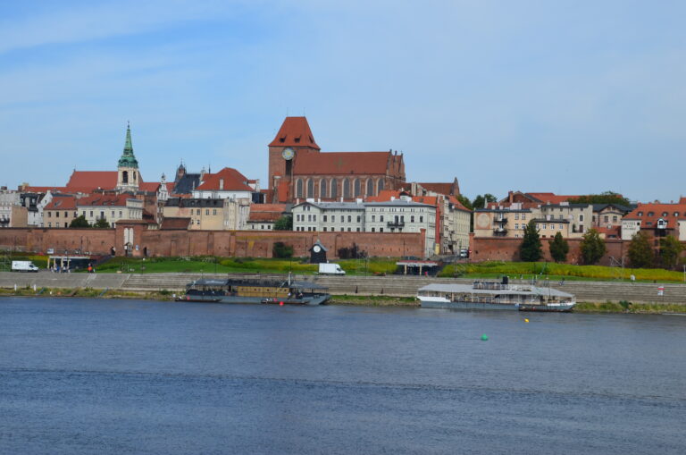 Toruń, vista panoramica dalla sponda opposta del fiume Vistola